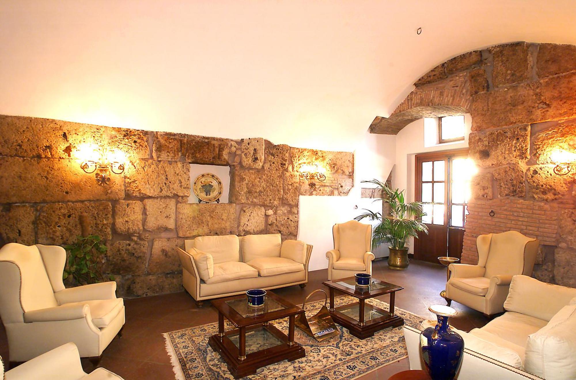 Hotel&ristorante Miramonti Palazzo Storico Rieti